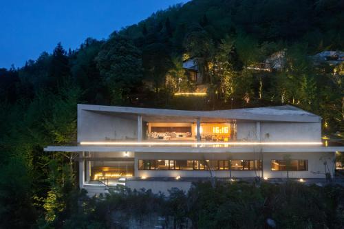 The Mount Route 上山上-抱翠