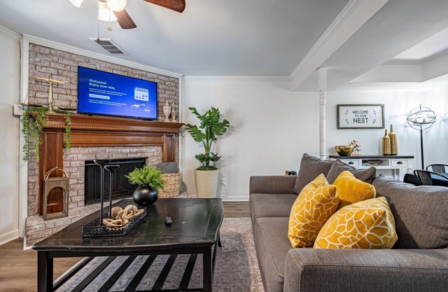 The Nest - Just 5 Miles from Braves & so close to ATL!