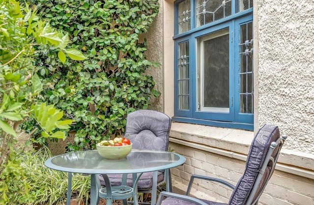 'The Nook' Peaceful Toorak Gardens Retro Cottage