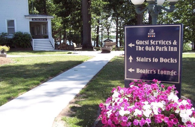 The Oak Park Inn @ Oak Park Marina & Resort~ The Ultimate Vacation Getaway!