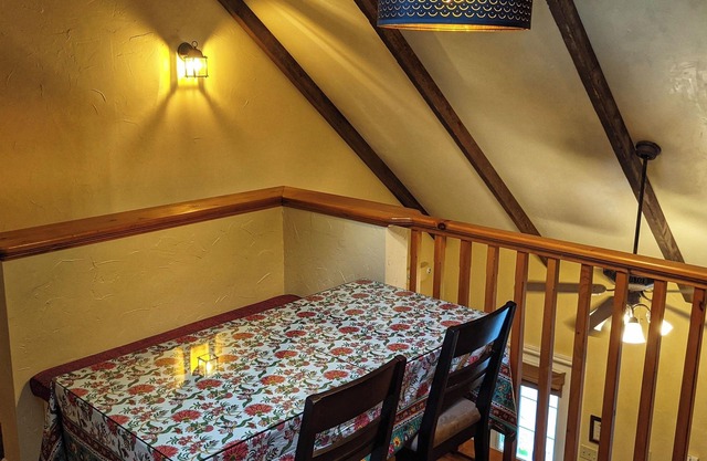 The Old Rectory Coach House-WEST Suite downtown