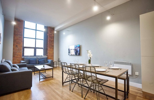 The Onyx Suite Summar