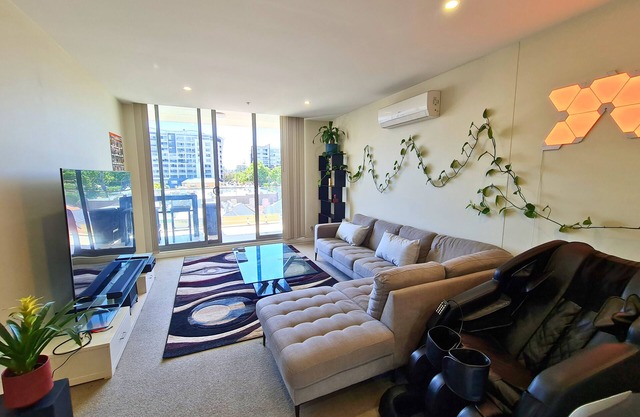The Pad: City & Beach Getaway - Heart of Wollongong