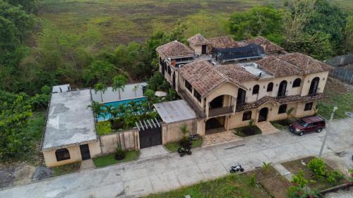 The Palm- A Luxury Villa