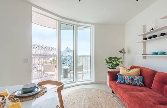 The Perch at Shoreline - a holiday let that sleeps 3 guests in 1 bedroom