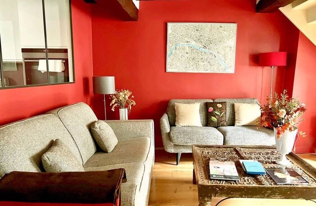 The perfect Louvre 2BR | Top 5-star location | A/C