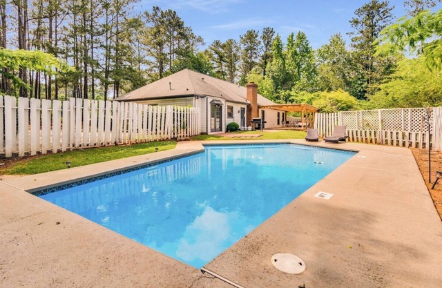 The Poolside 4BR Stylish Luxury Sanctuary