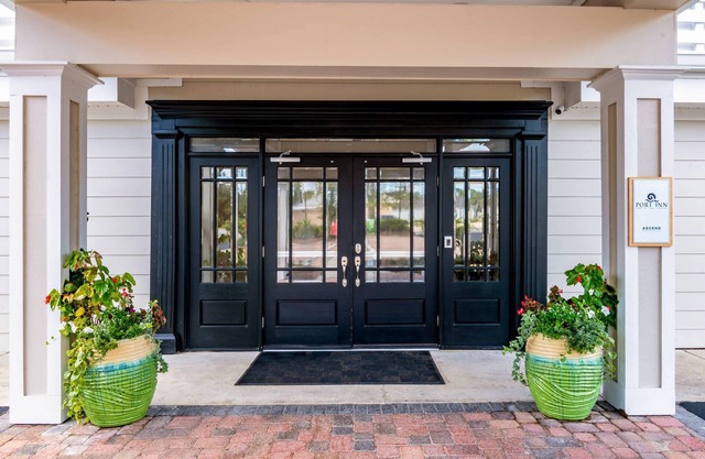 The Port Inn and Cottages, an Ascend Collection Hotel