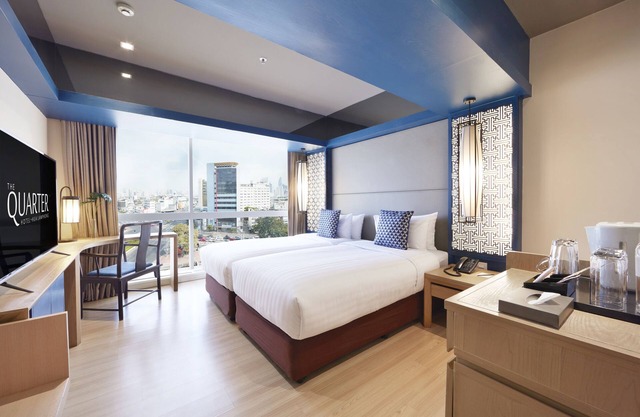 The Quarter Hualamphong by UHG