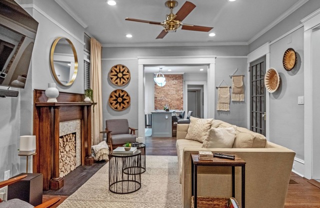 The Restored BnB: 6BR Atlanta Retreat + Chef’s Kitchen + Walk to BeltLine