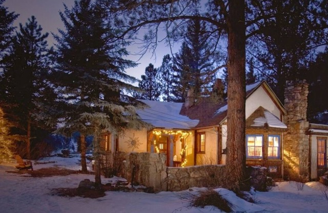 The Retreat at Insmont - Historic Riverfront Cabin on the North Fork