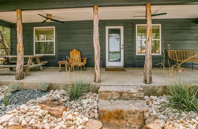 The Retreat @ Possum Kingdom Lake! Cabin 2