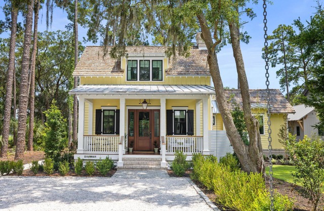 The River Cottage- Luxury Riverfront Home with Private Pool