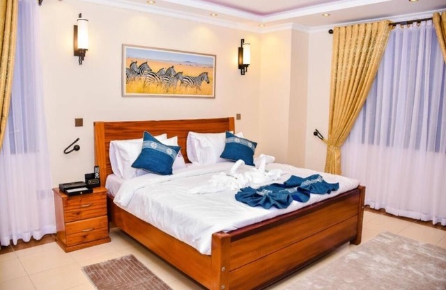 The Royal Residence : Nyati (Buffalo)