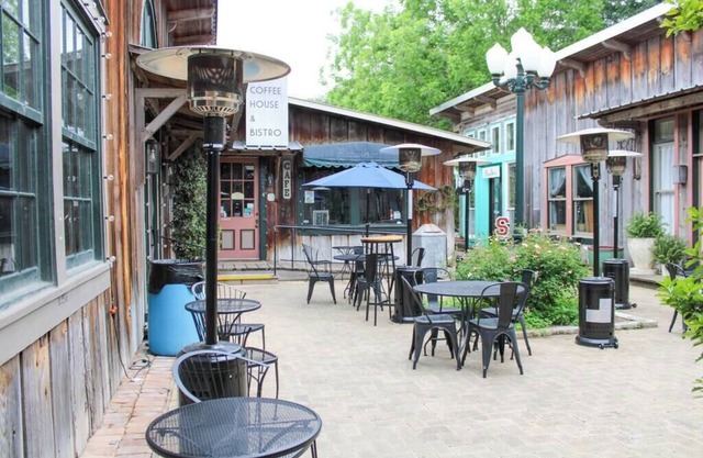 The Salado Inn Orgain Suite