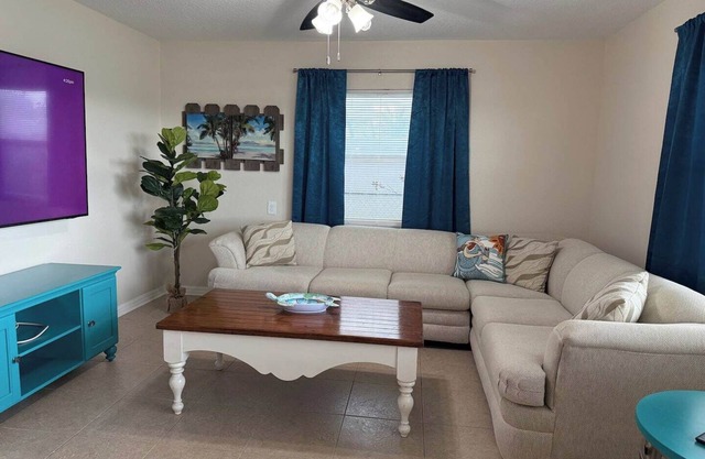 The Salty Turtle! This 3BR/2BA/2CG waterfront retreat in Hudson, Florida
