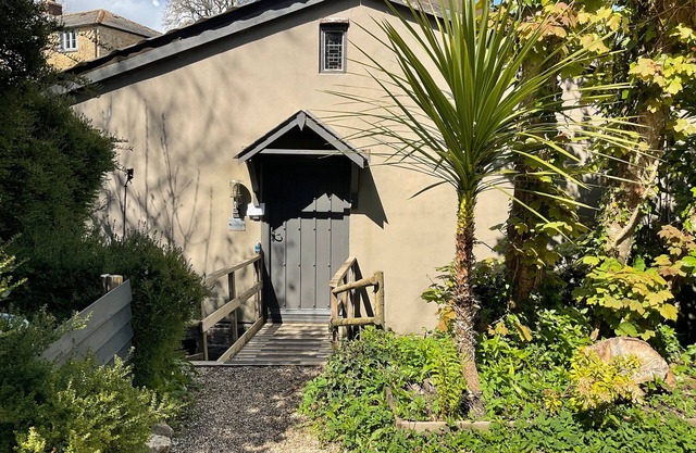 THE SAWMILL, pet friendly, country holiday cottage in Beaminster