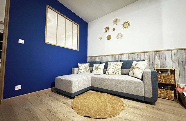 The sea effect on the banks of the Loire