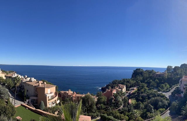 The sky, the sun, the sea and. YOU! Apartment in a private residence by the sea