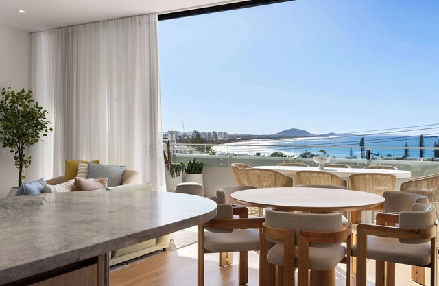 The Skyview - Panoramic Beach House with Lap Pool