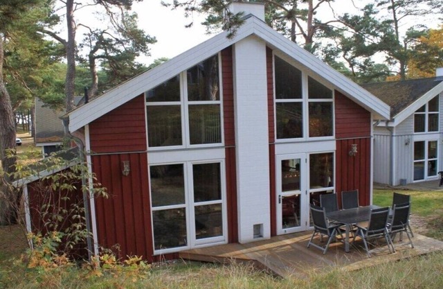 The sound of the sea. Modern retreat