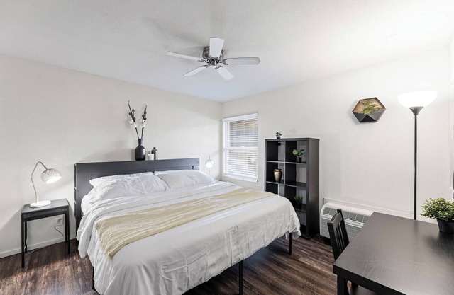 The Suite Spot King Bed No Stairs Covered Parking