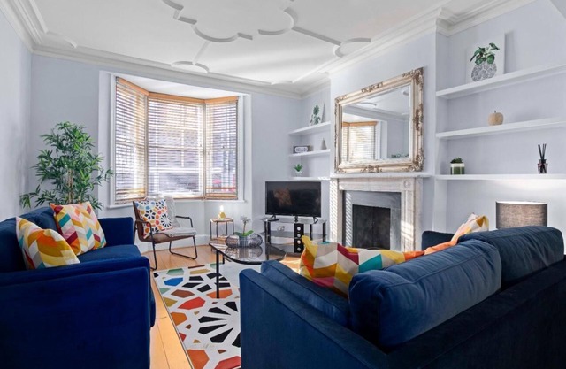 The Townhouse | By My Getaways | Free Parking