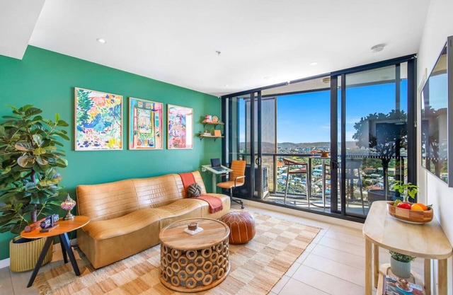 `The Valley Vibe! That View`