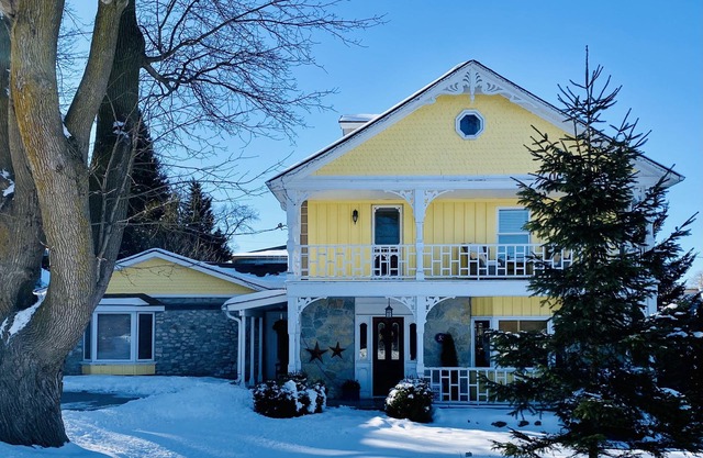 The VICTORIA: Petit Appartment