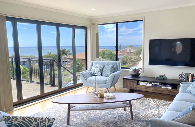 The Views - 4 Bedroom Home - Pet Friendly - 2+ Nights