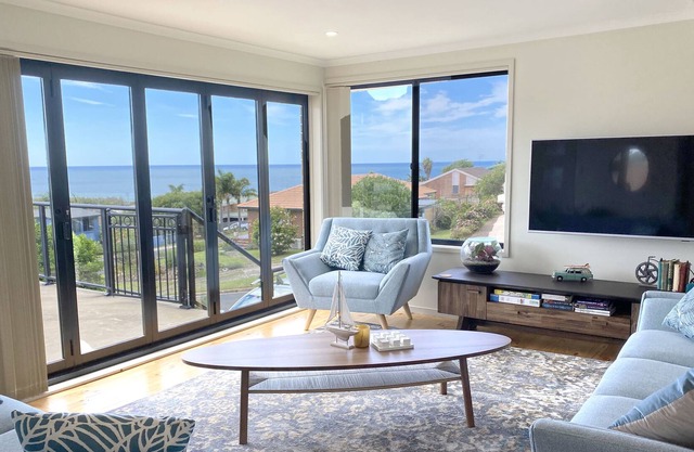 The Views - 4 Bedroom Home - Pet Friendly - 5+ Nights