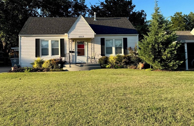 The W - a cute, comfy two bedroom home in a quiet neighborhood in Lawton!