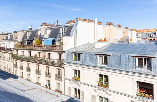 THE WARM FAMILY NEIGBORHOOD OF RUE DU PARADIS- A SUBLIME LUXURY FLAT