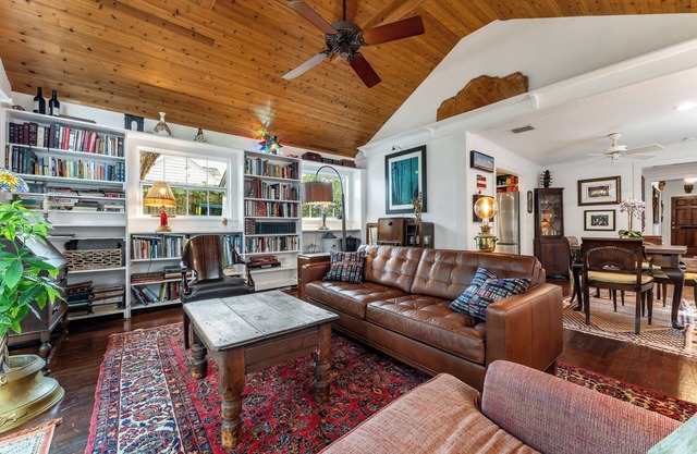 THE WRITER'S COTTAGE ~ Renovated 2 BR/2 Ba Home w/Parking!