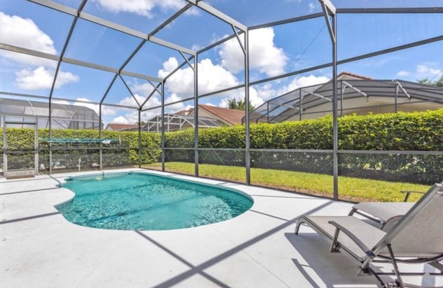 Themed 4 bed house, private pool Close to Disney