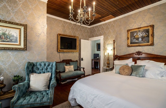 TheOutPostInn Bed&Breakfast - The Blue Victorian