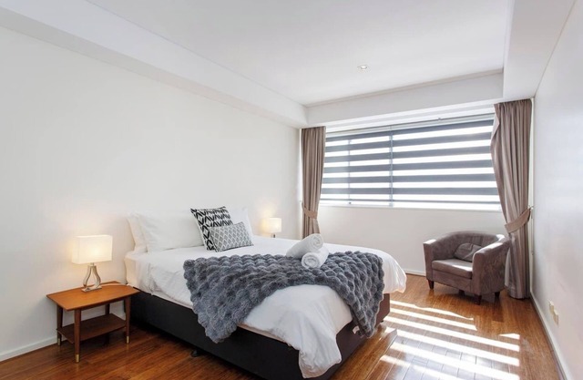 This apartment is a 3 bedroom(s), 2.5 bathrooms, located in Fremantle, WA.
