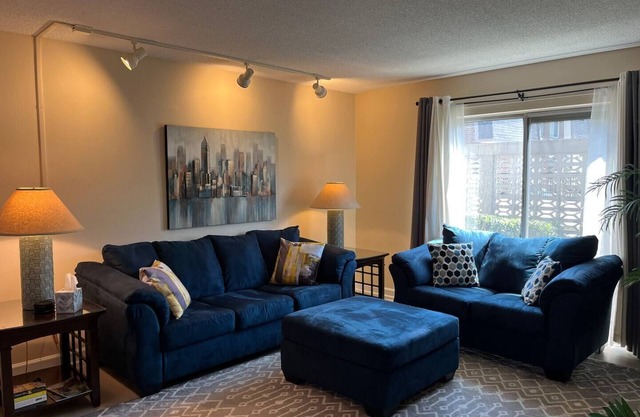 This condominium is a 2 bedroom(s), 1 bathrooms, located in Gainesville, FL.