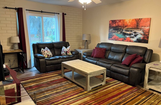 This condominium is a 2 bedroom(s), 1 bathrooms, located in Gainesville, FL.