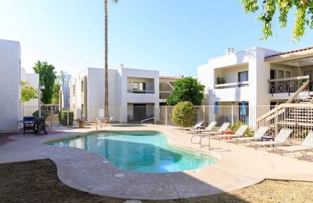 This condominium is a 1 bedroom(s), 1 bathrooms, located in Scottsdale, AZ.