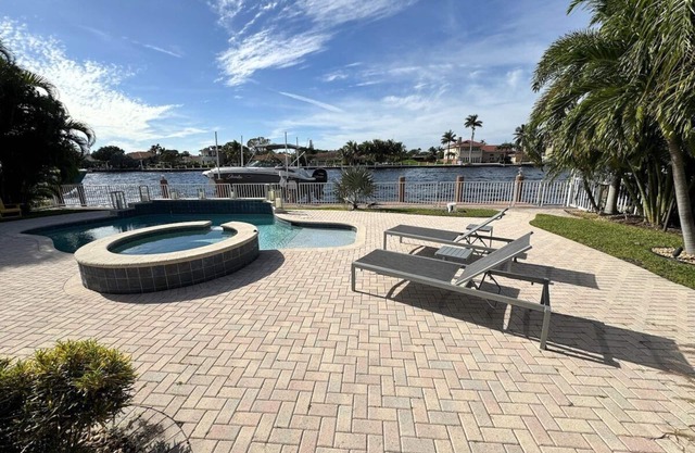 This house is a 3 bedroom(s), 2 bathrooms, located in Lauderdale-by-the-Sea, FL.