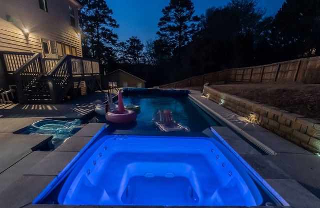 This house is a 4 bedroom(s), 3 bathrooms, located in Marietta, GA.