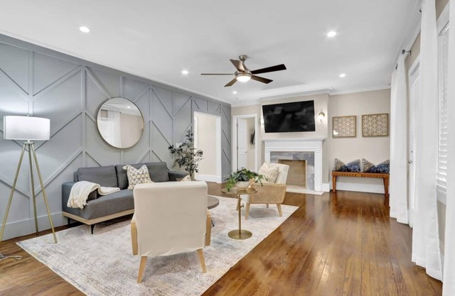 This house is a 5 bedroom(s), 5.5 bathrooms, located in Atlanta, GA.