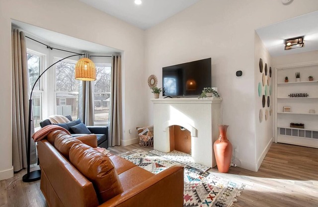 This townhouse is a 1 bedroom(s), 1 bathrooms, located in Wichita, KS.
