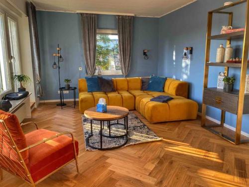 Thomas Edison - Wohnung mit großer überd. Terrasse