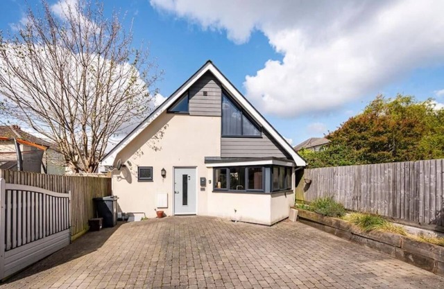 Three Bedroom Detached Home with Parking, Quiet location, Short Drive to Beach!