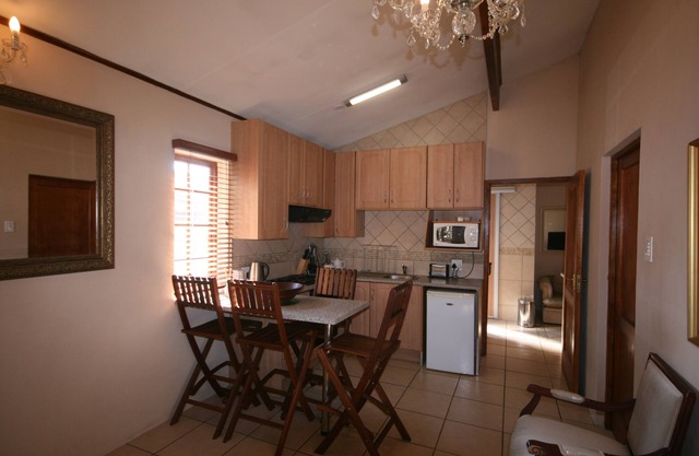 Three Bedroom Self-Catering Unit In Johannesburg, Fourways (Sleep 6)