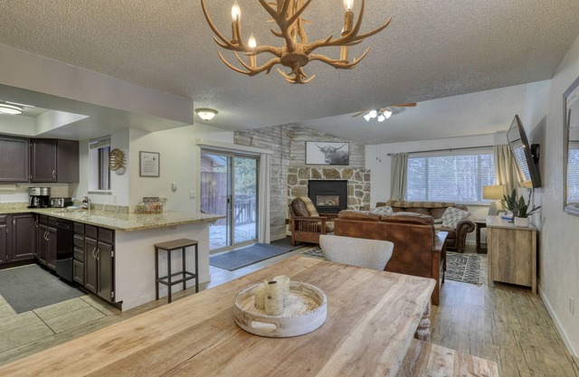 Three bedroom townhouse located on the golf course near shopping and restaurants.