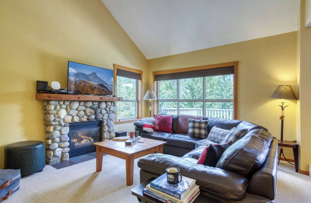 Three bedroom townhome ski-in/ski-out Upper Village