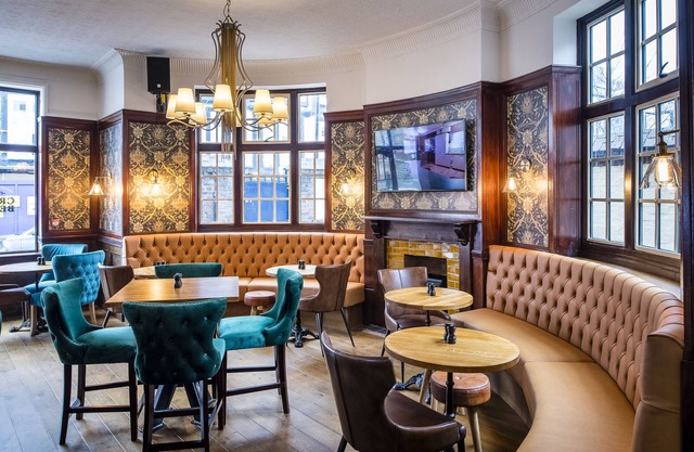Three Falcons Hotel